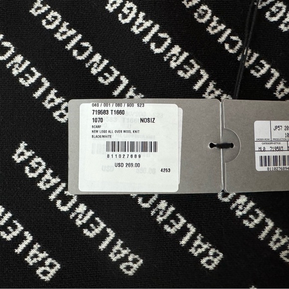 BALENCIAGA ALLOVER LOGO SCARF IN BLACK - Picture 2 of 5